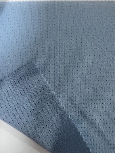 GZ-DZLP  F079  網孔速乾棉  規格：170CM*145g/㎡  成分：50%復合彈性纖維  50%Polyester   7A抗菌  透氣  抗皺  柔軟  吸濕排汗   瞬間降溫  接触凉感系數J/ (CM2 ·S) ≥0.15 正面照